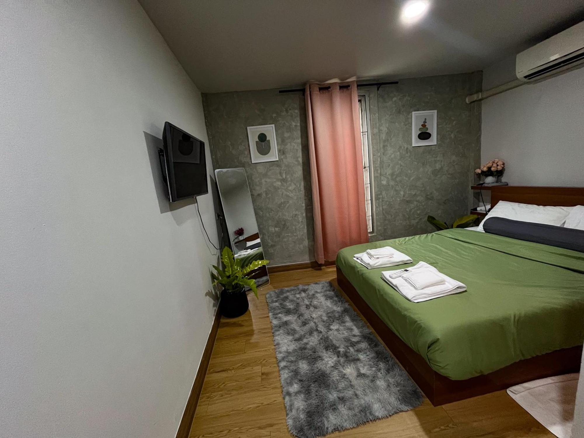 Bud Brew Beyond Dispensary And Hotel Bangkok Exterior foto
