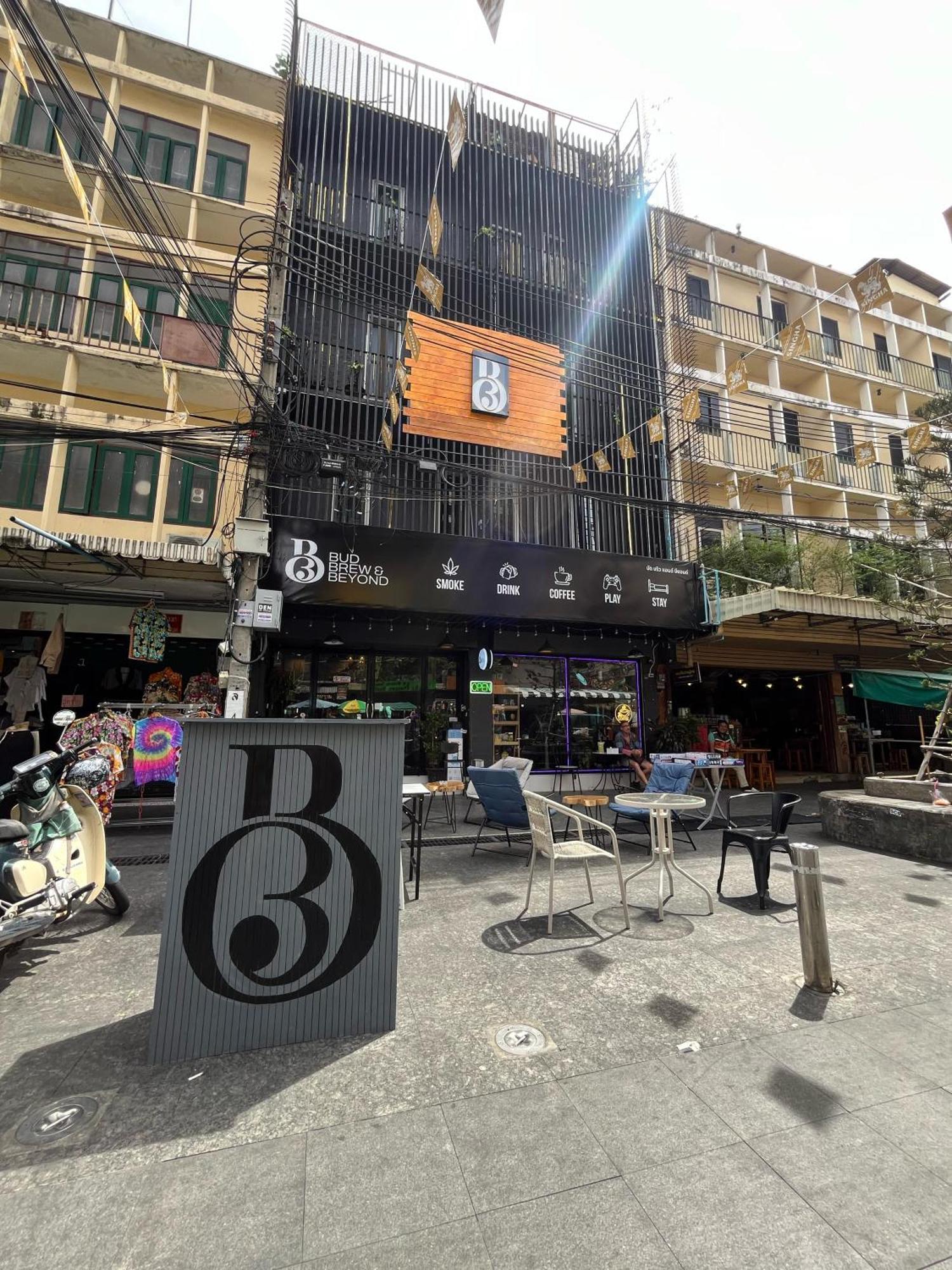Bud Brew Beyond Dispensary And Hotel Bangkok Exterior foto